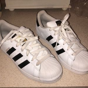 Adidas superstars, size 5.5 (US SIZE)